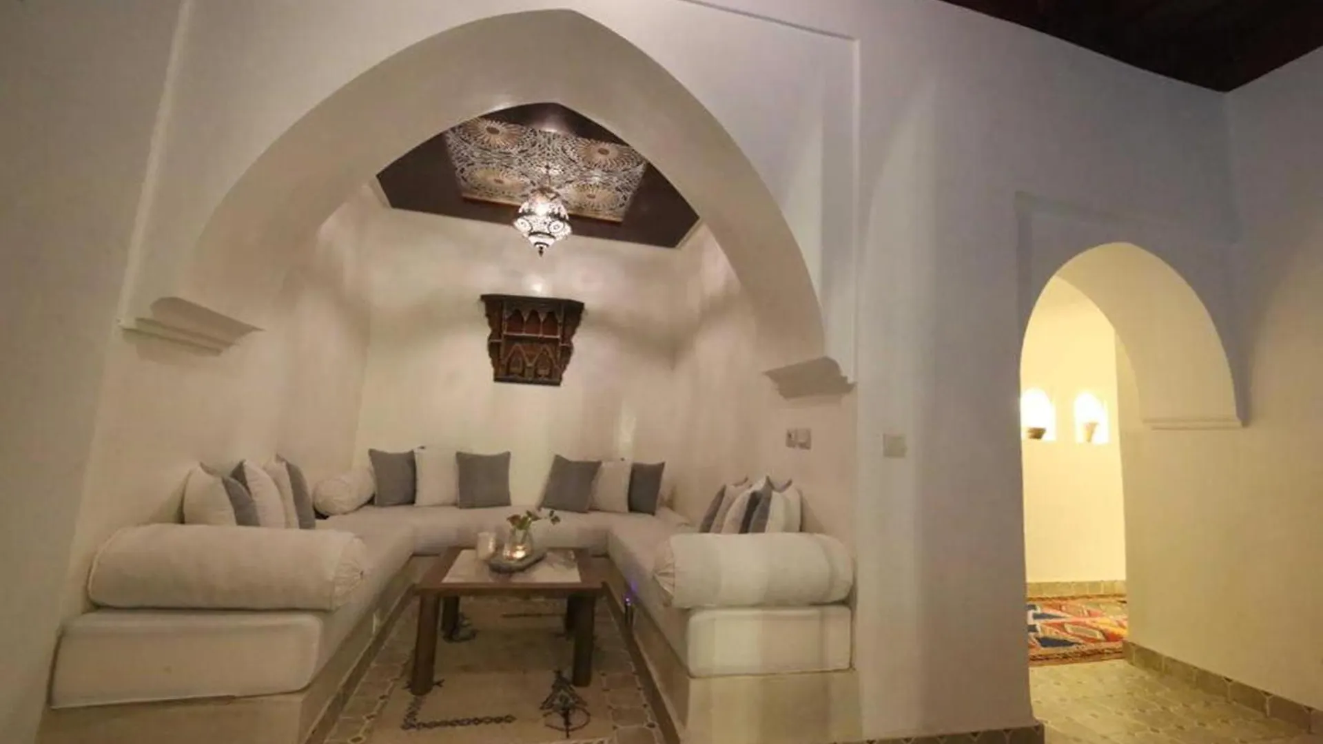 Riad Oum H&N B&B Marakeş 0*,  Fas