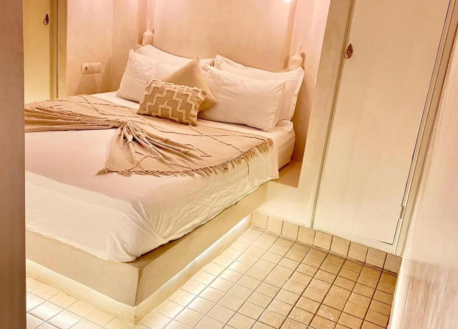 Riad Oum H&N B&B Marakeş Oda ve Kahvaltı